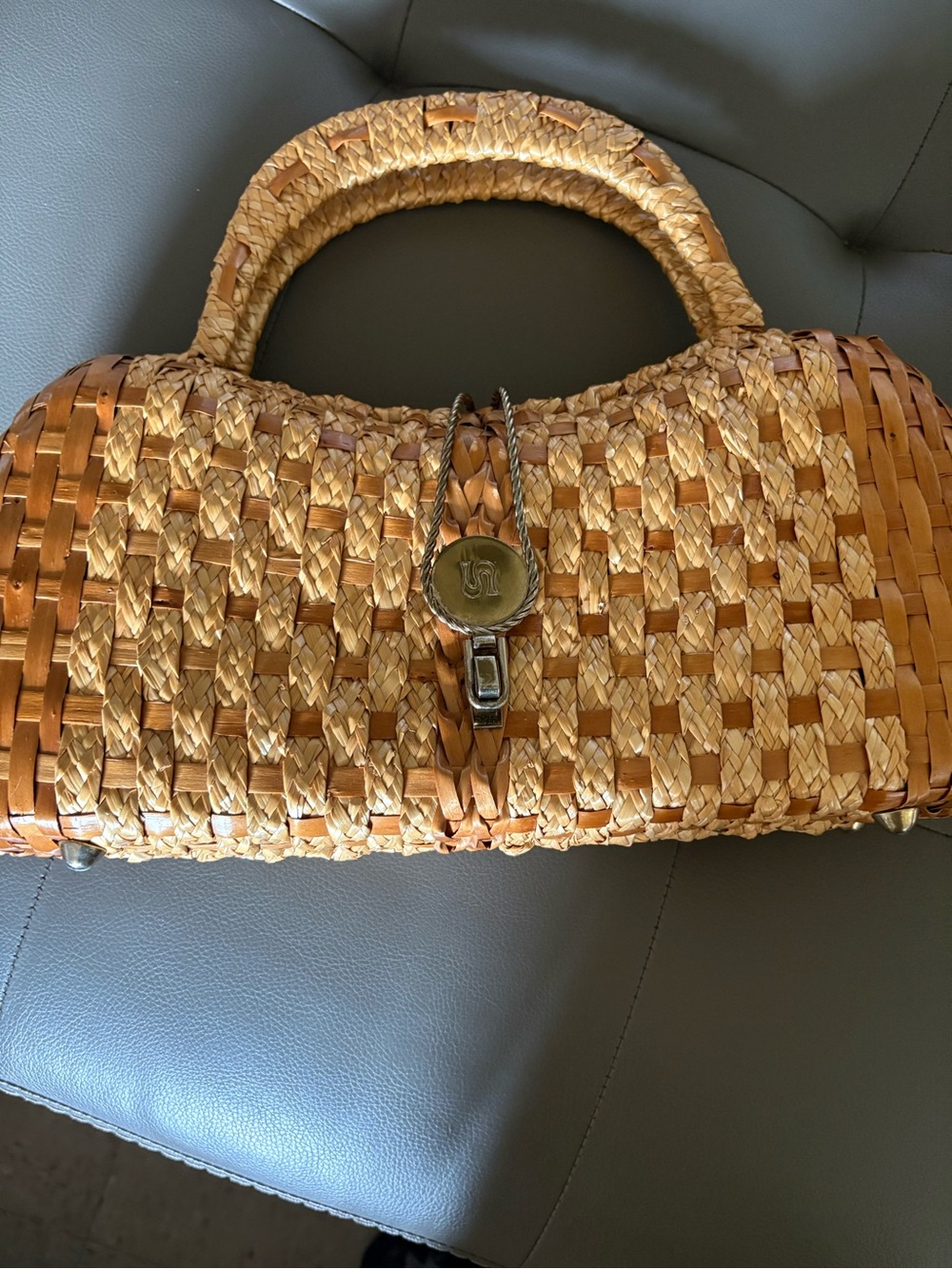 Woven Straw Handbag in Natural Brown - Stylish Summer Tote
